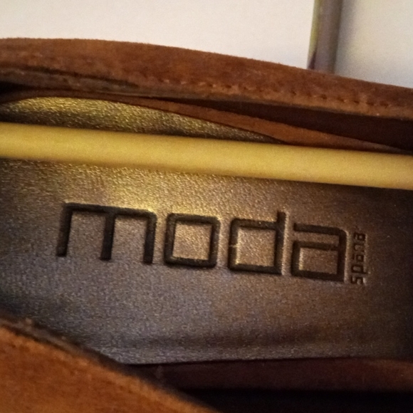 Heels - Picture 5 of 8